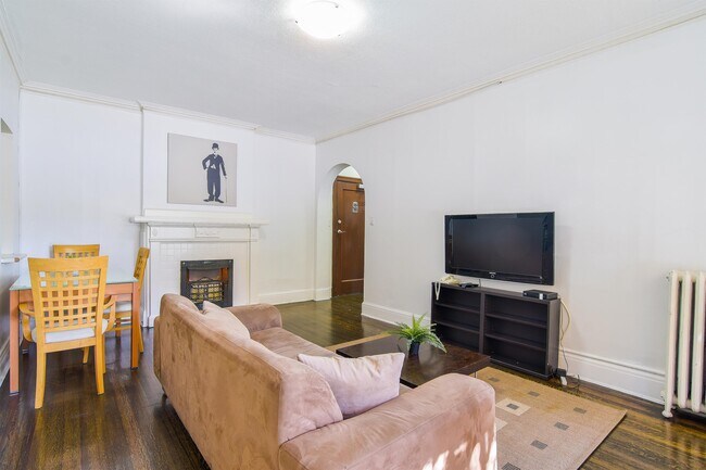 Photo - 935 Jervis St Unit 8