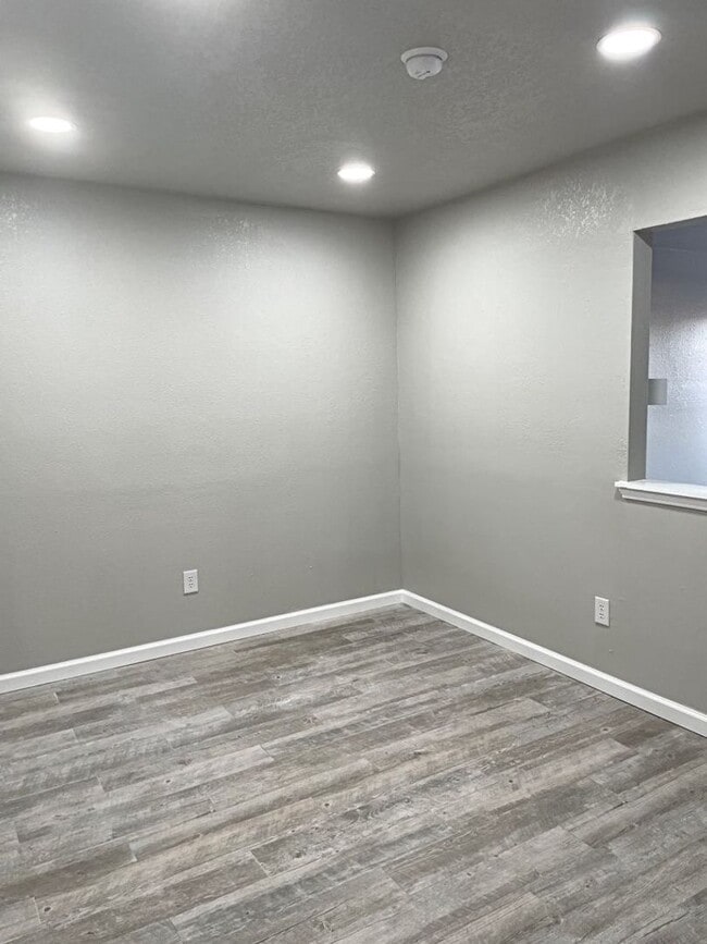 Photo - 2700 N 16th St