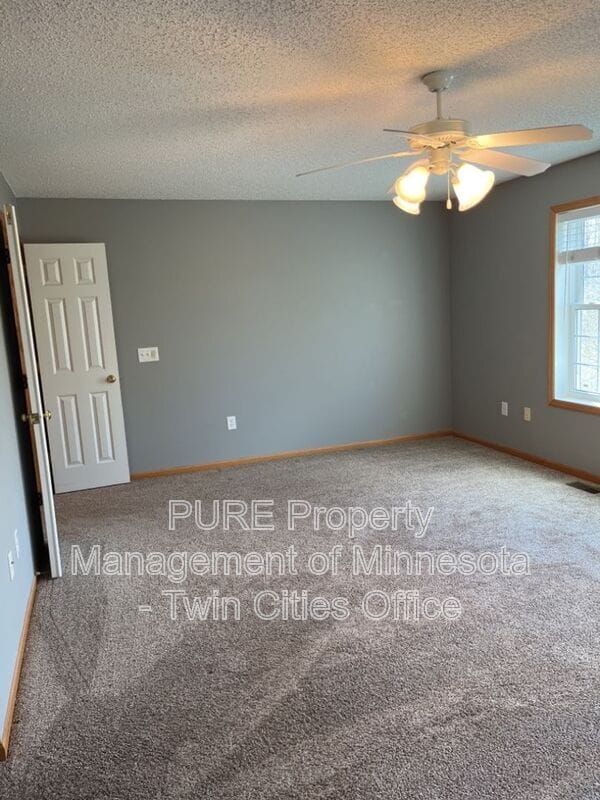 Photo - 4553 Victor Path