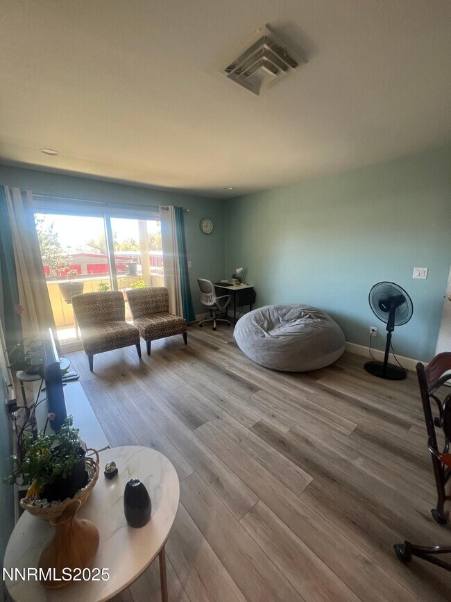 Photo - 2147 Roundhouse Rd