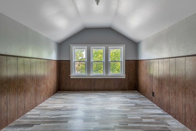 Photo - 1223 Gruner pl