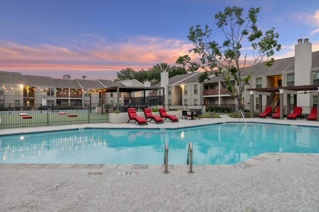 Commons at Westchase - Commons at Westchase Apartments