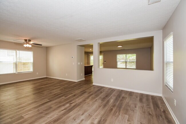 Photo - 239 Silver Spring St