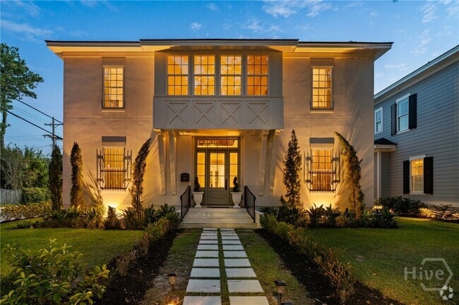 Building Photo - 723 E Victory Dr Rental