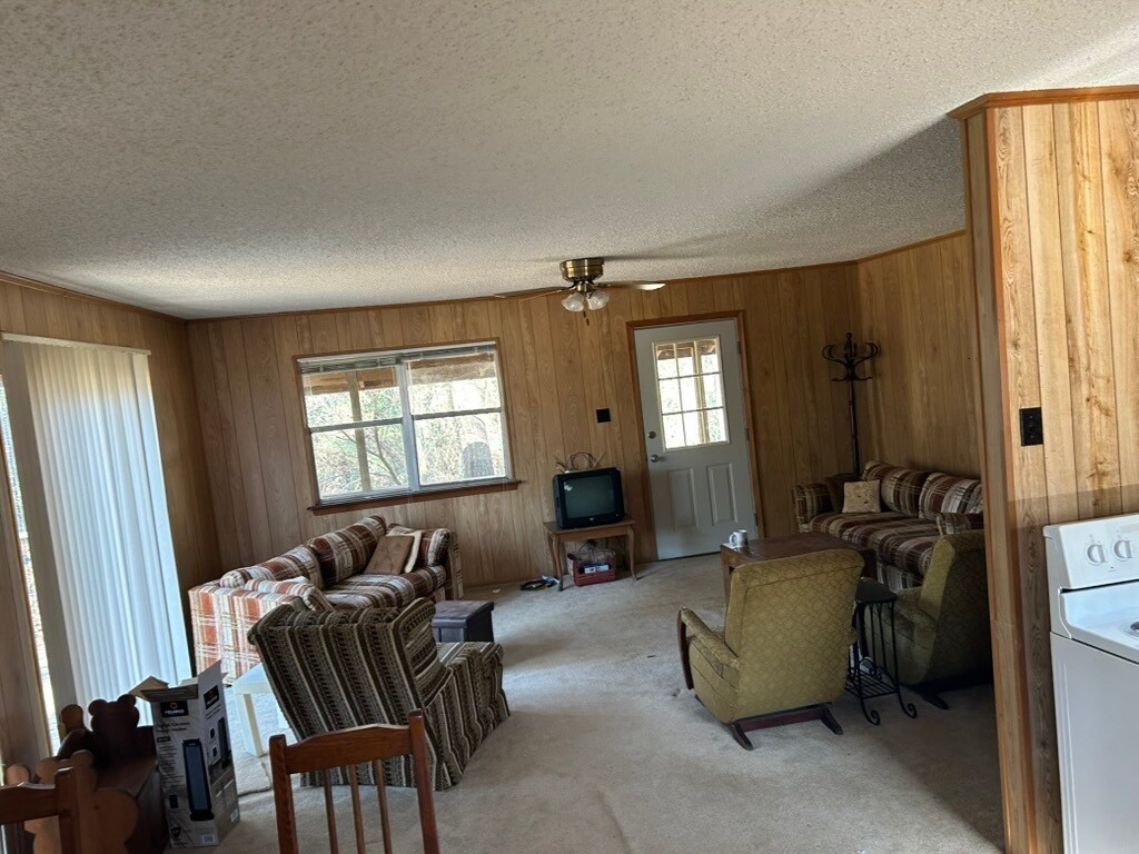 Photo - 209 Shadybrook Dr