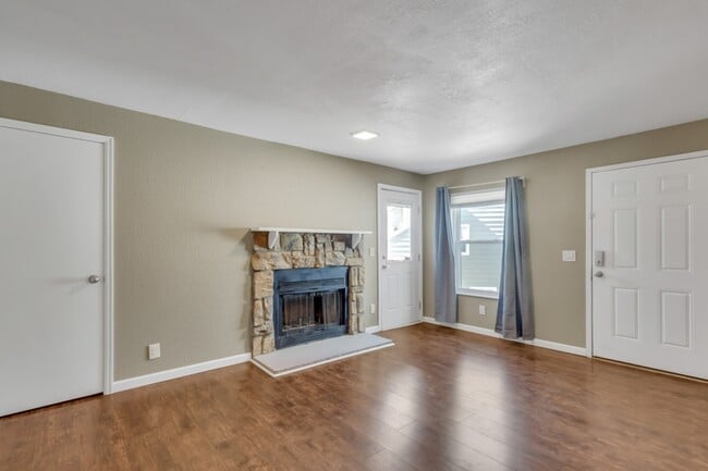 Photo - 980 S Dawson Way