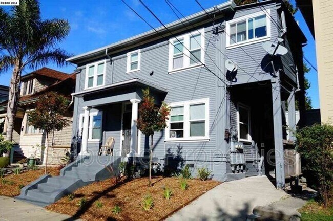 Building Photo - 546 Merrimac St Rental