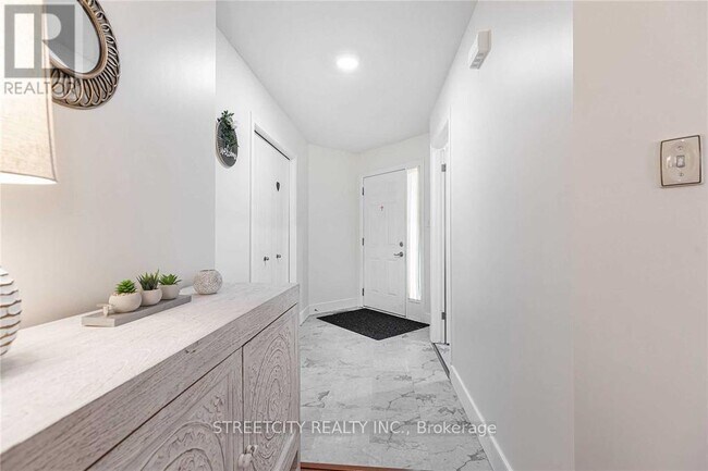 Photo - 1205 N Wenige Dr