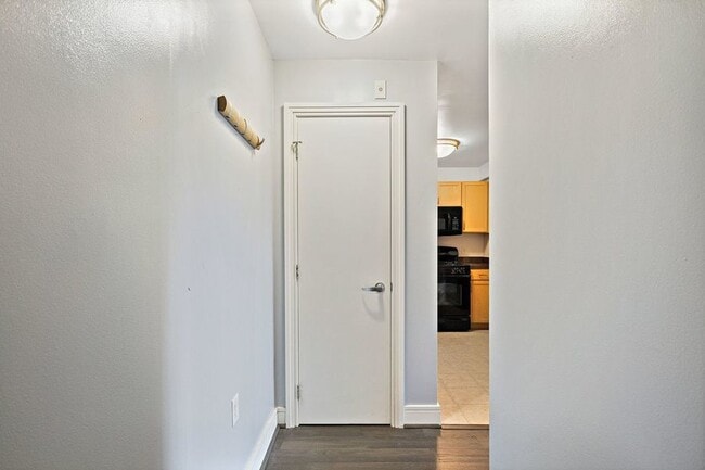 Photo - 800 4th St SW