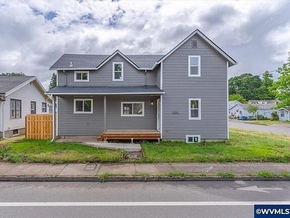 Photo - 494 17th St SE House