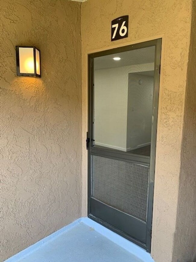 Photo - REALLY NICE UPSTRS 1BD 1BA CONDO FOR LEASE! MUST SEE! Unit APT 76