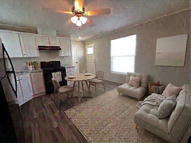 Photo - 253 Bunting Ln