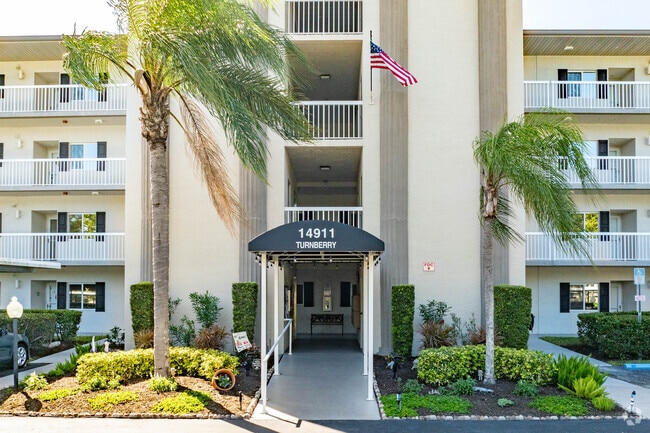 Building Entrance - Glen Abbey At Golfview