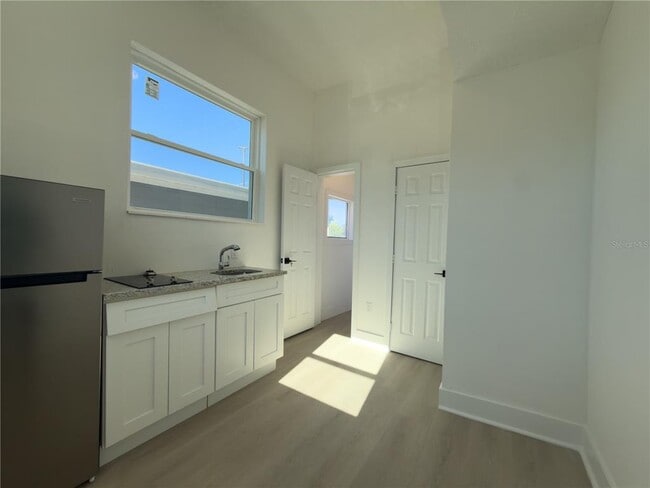 Building Photo - 401 E Columbus Dr Unit 3