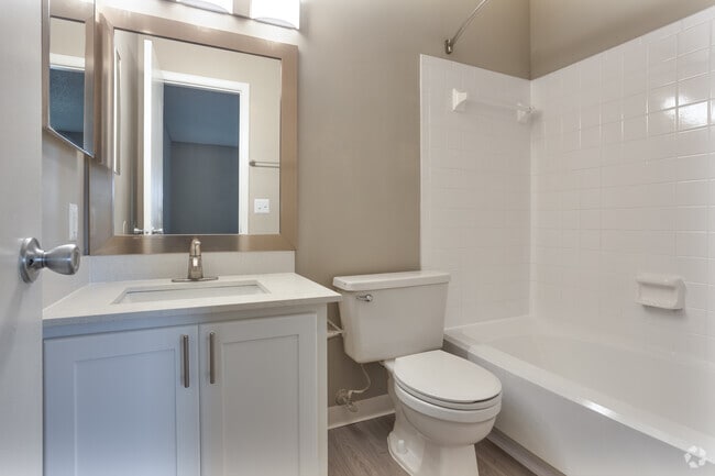 2BR, 2BA - 8109SF