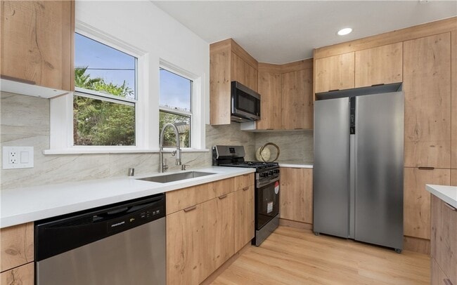 Building Photo - 327 S Ohio St Rental