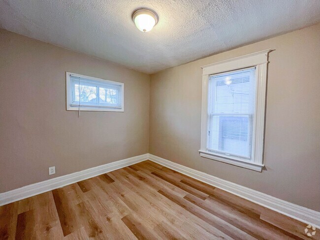 Building Photo - 528 Seward St Unit 528 Seward Street UP Rental