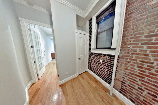 Photo - 95 Perry St Unit 1