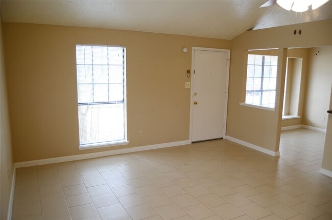 Photo - 17506 Bullis Gap Dr