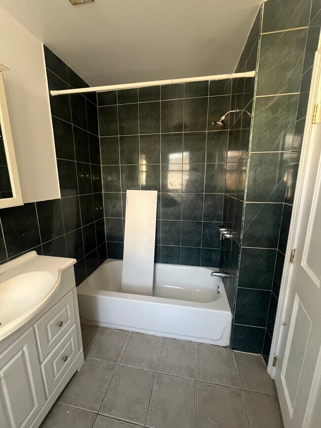 1211 Ridge Ave Unit 1