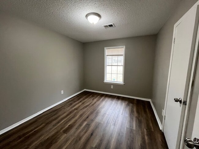 Photo - Renovated 3 Bedroom 1.5 Bath Home for Rent!