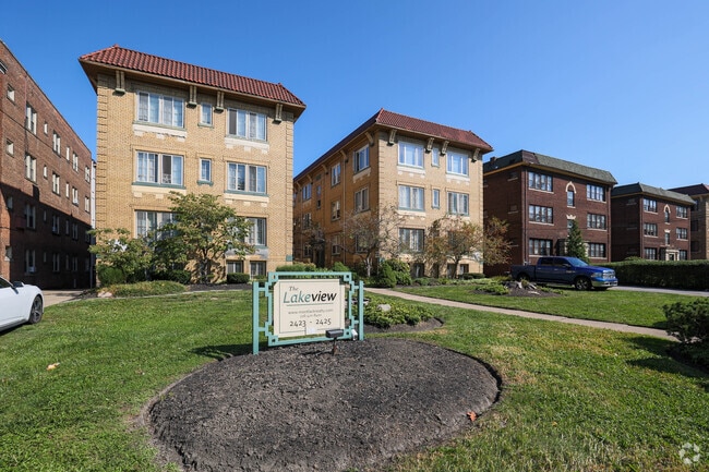Building Photo - Lakeview Rental