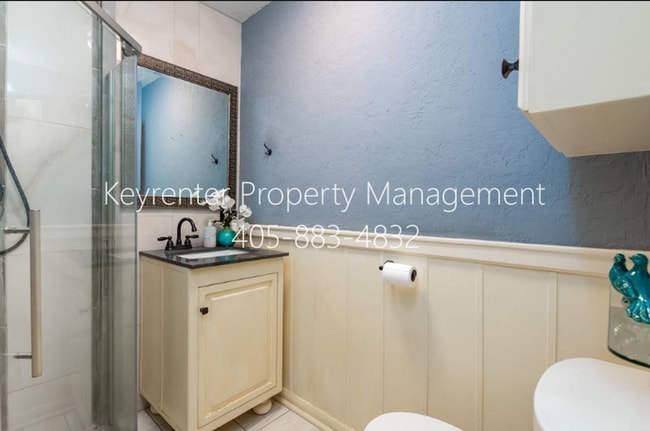 Photo - 301 SE 34th St