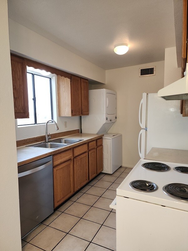 Photo - 2841 N Euclid Ave Unit 1