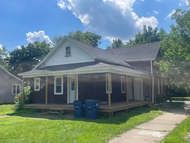 Exterior - 1001 S 4th Ave Casa