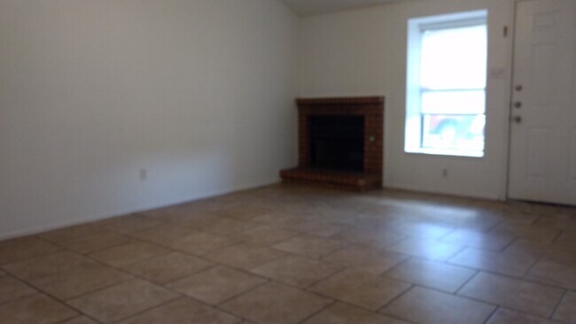 Photo - 134 N Troy Ave Unidad A