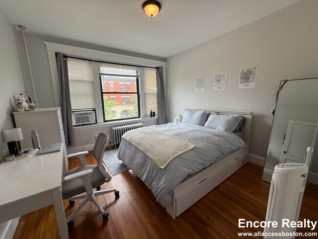 Photo - 175 Harvard St Unidad 2