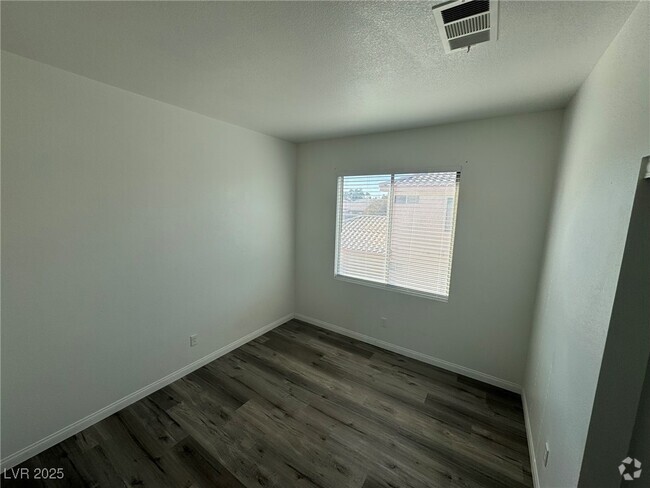 Building Photo - 1008 Painted Daisy Ave Rental