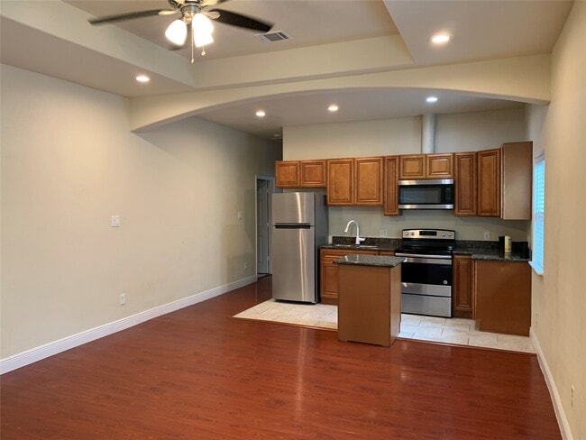 Photo - 2614 Delano St