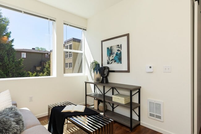 Photo - Vue on Harvard