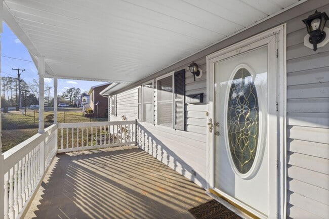 Photo - Charming 3 Bedroom Home for Rent!