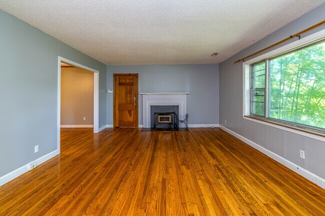 Photo - 102 Eastwood Dr