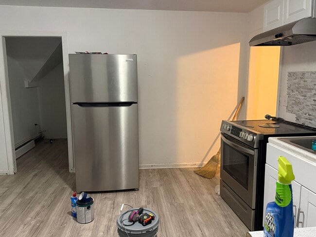 Kitchen & pantry - 13 S 1st St Unit 3