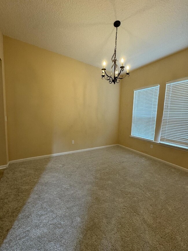 Building Photo - 4 bedroom 3 bath home in the Mandarin/ Sou...