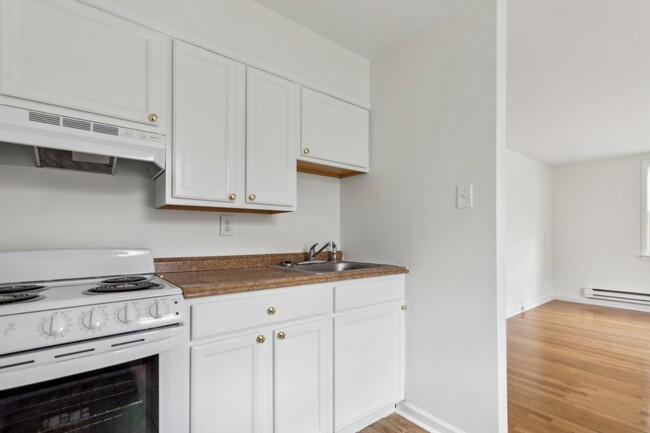 Photo - 2325 Haverford Rd Apartment