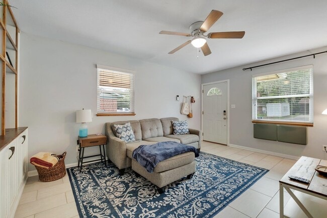 Photo - 310 Lancaster Dr