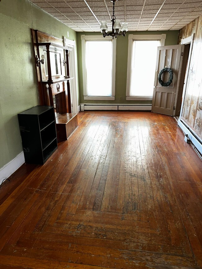 Photo - 21 Morris St Unidad 3 Bedroom 1st Floor