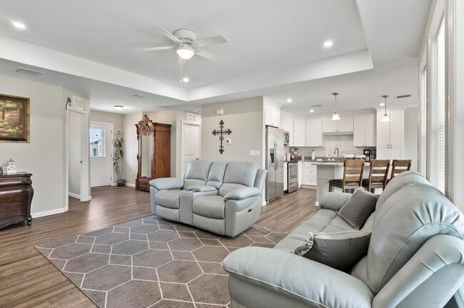 48 Felwood Ln