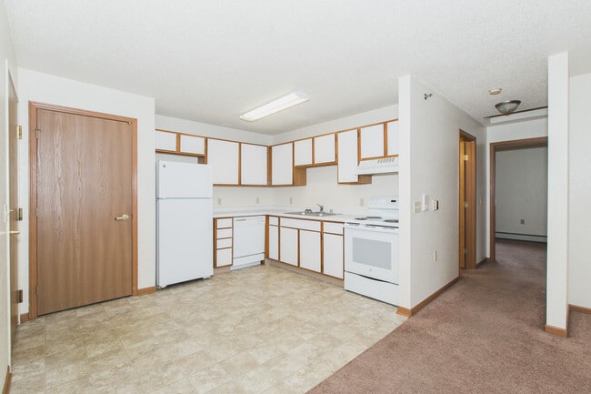 Photo - Fox Valley Meadows Apartments