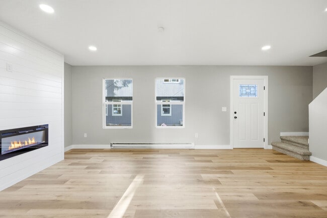 Photo - 2325 Yew St Unit A