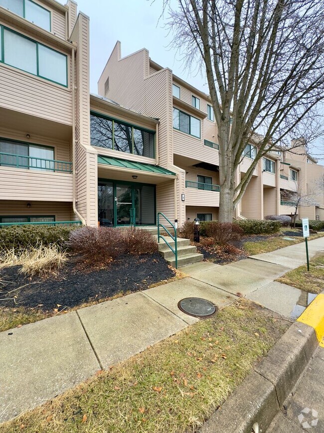 Building Photo - Spacious 2-Bedroom Condo in Owings Mills