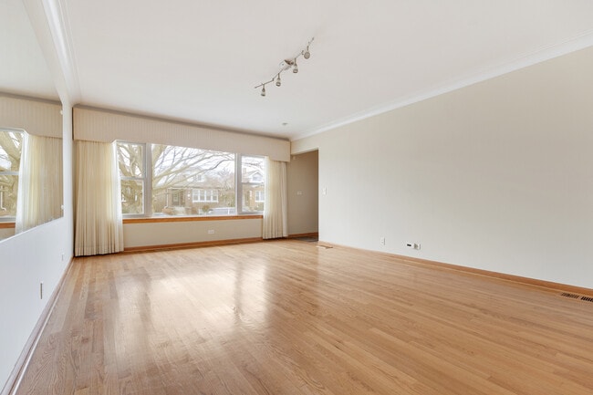 Photo - 2931 N 76th Ave