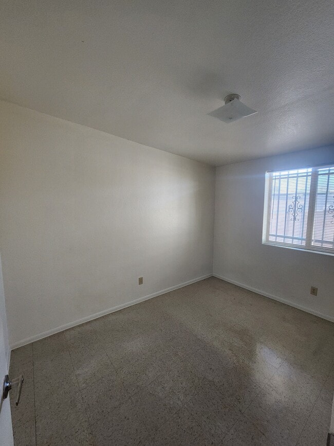 Photo - 840 W Iowa St