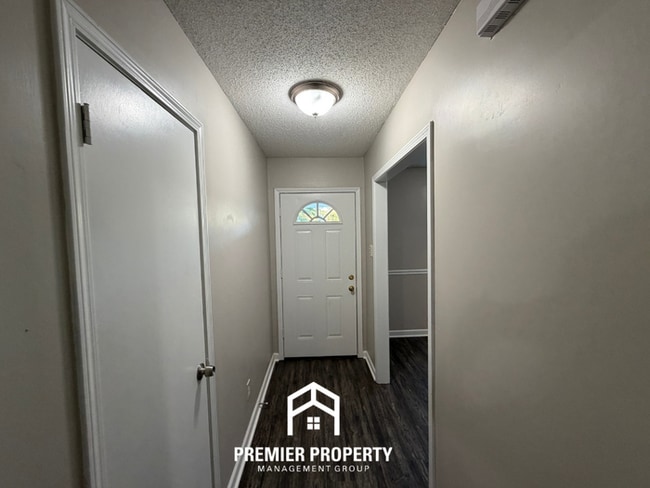 Photo - 3955 Castile St