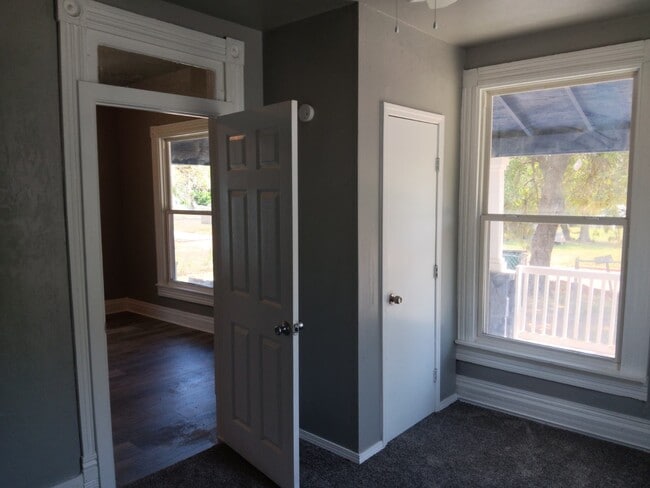 Photo - 608 E Perkins Ave