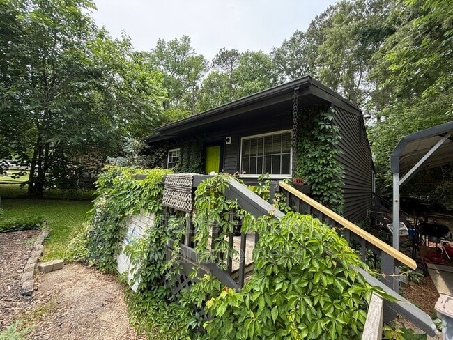 Building Photo - 1408 Kelly Rd Rental